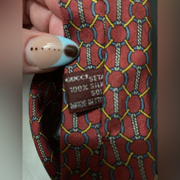 Gucci Red and Gold Patterned Tie (reposhing because purchased several) - Picture 5 of 6